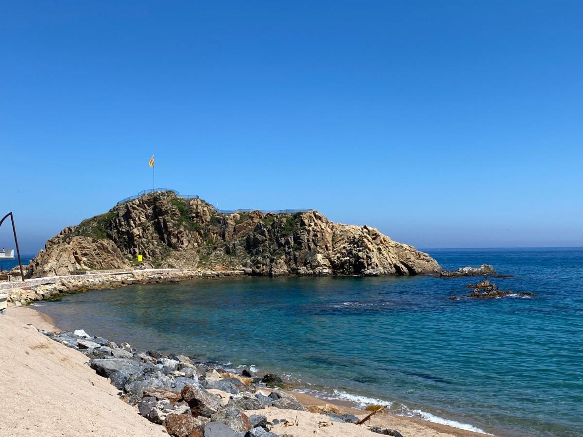 El Rancho At The Beach Blanes Bagian luar foto